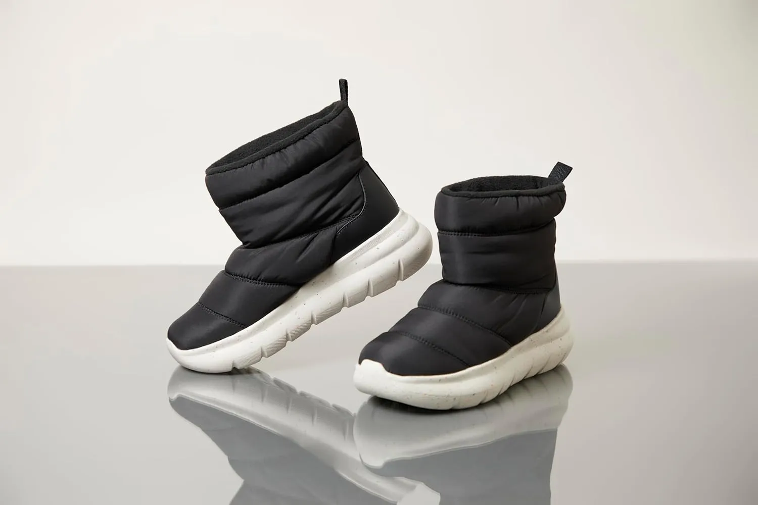 Dearfoams Men's Texoma Regrind Slip-in Boot-Comfortable, Puffy Nylon, Fleece Lining, Energy Return Mid Calf