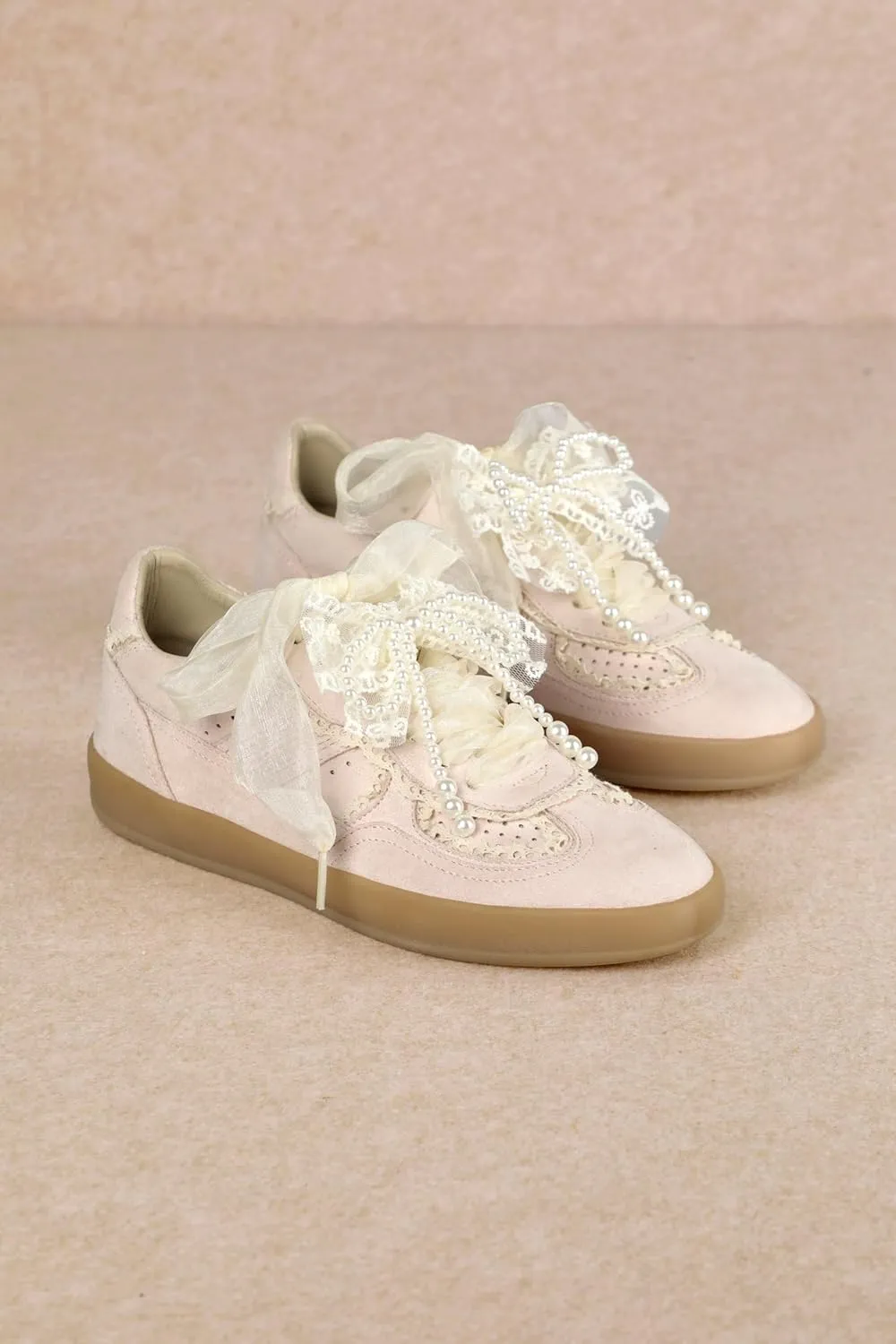 Mi.iM Eleanor Pearl Organza Ribbon Vintage Sneakers