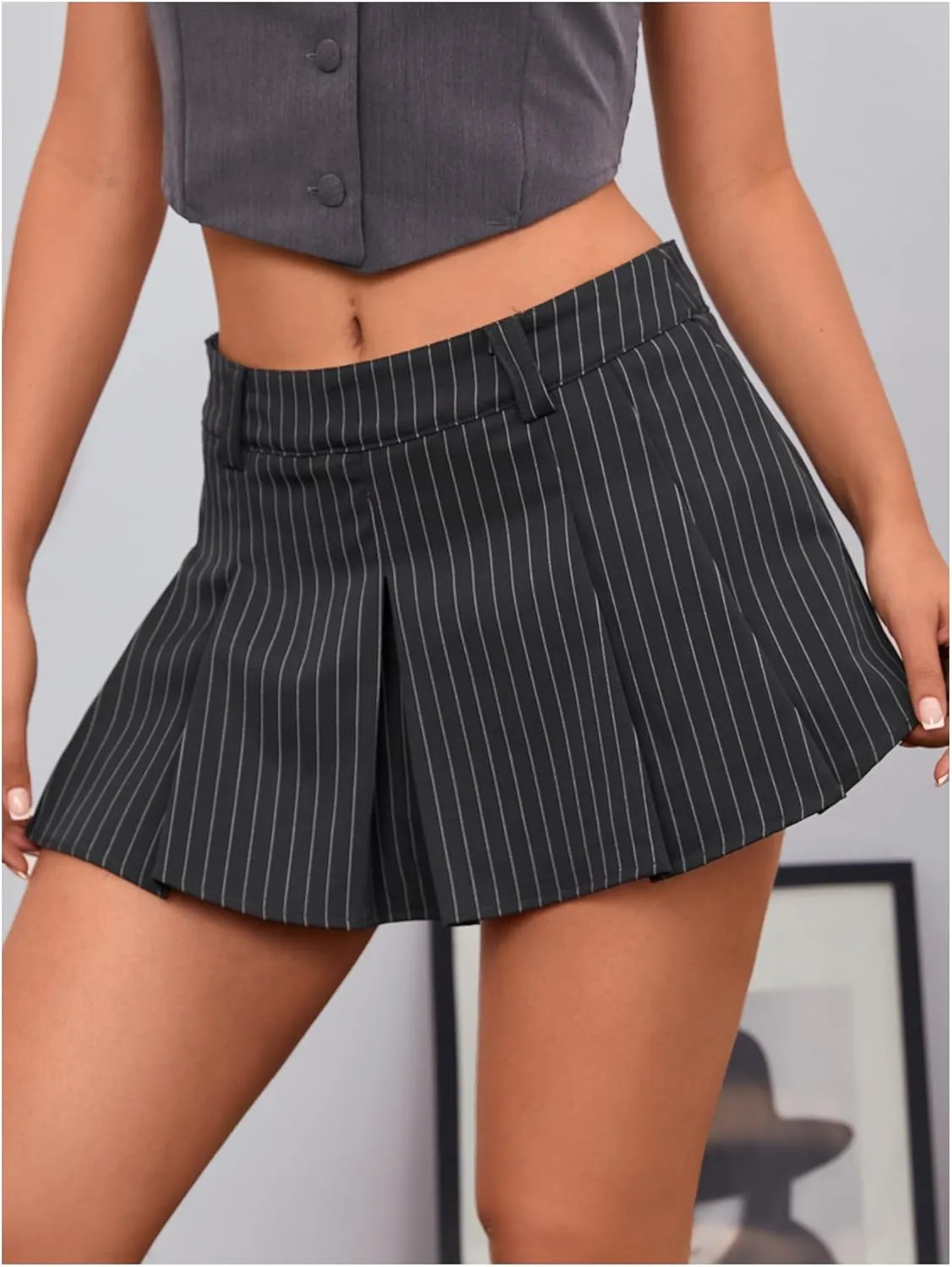 Milumia Women's Striped Low Waisted Pleated Mini Skirt Y2k Trendy Short Skater Skirts