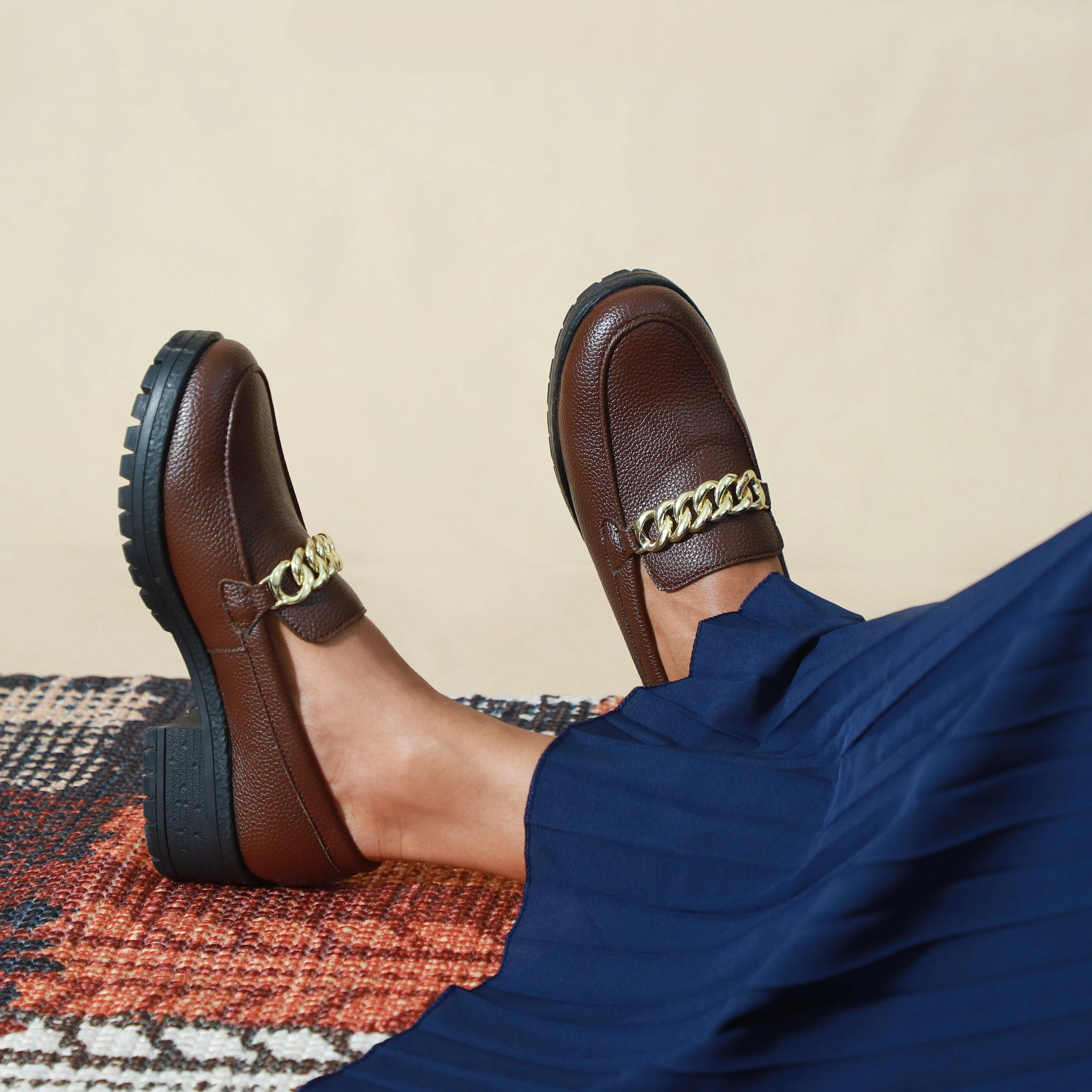NICHE Women Brawny Buckle Loafers (Brown)