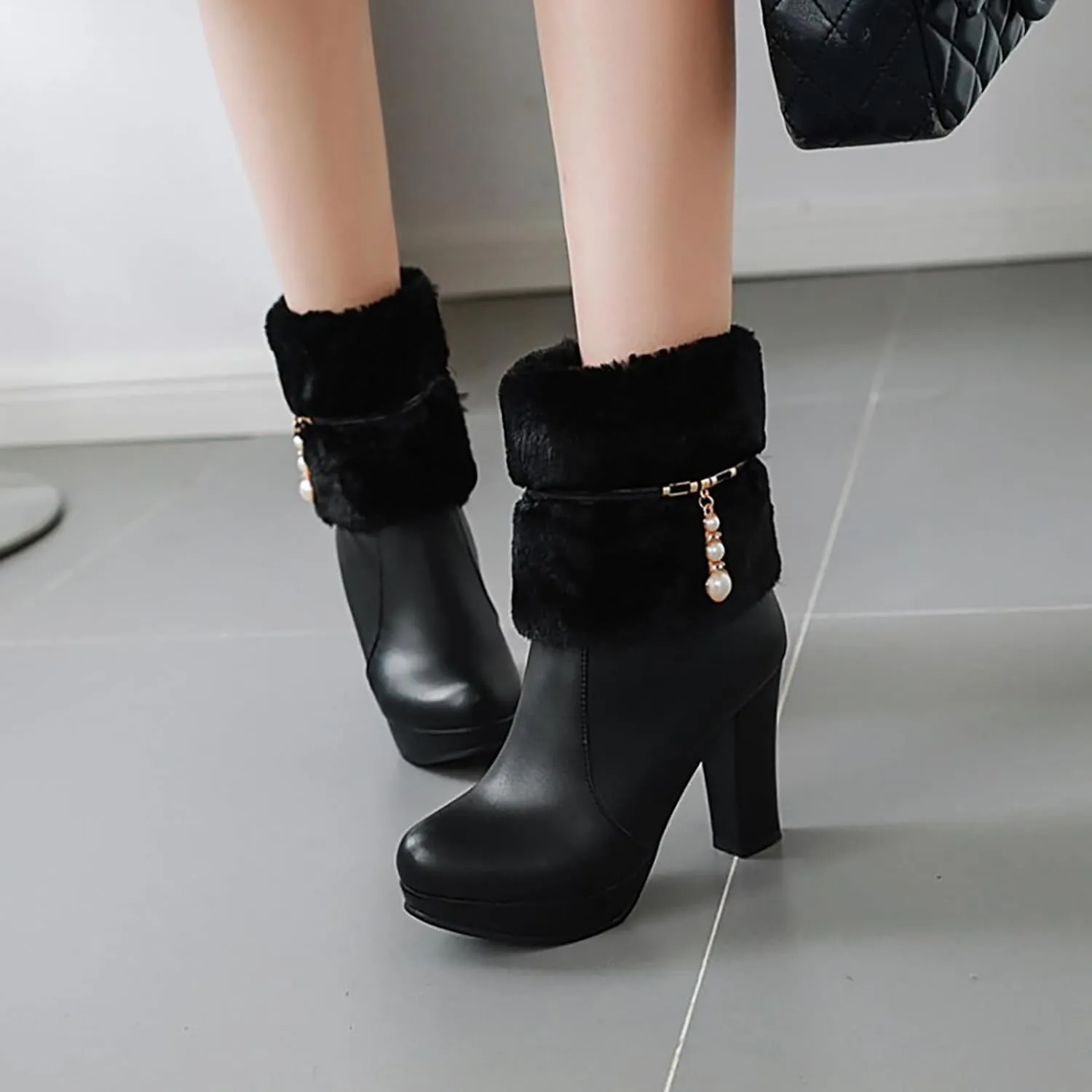 UTIKLIOU Women's Ankle Boots Platform Boots Side Zip Chunky Heel Booties with Fur Round Toe Leather Winter Boots for Women