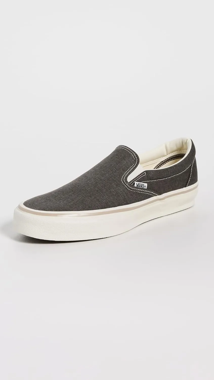 Vans Unisex Adult FU Classic Slip-On Sneakers
