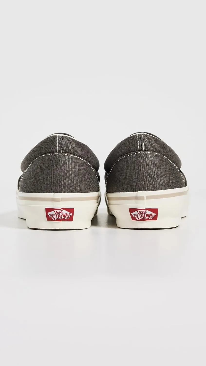 Vans Unisex Adult FU Classic Slip-On Sneakers