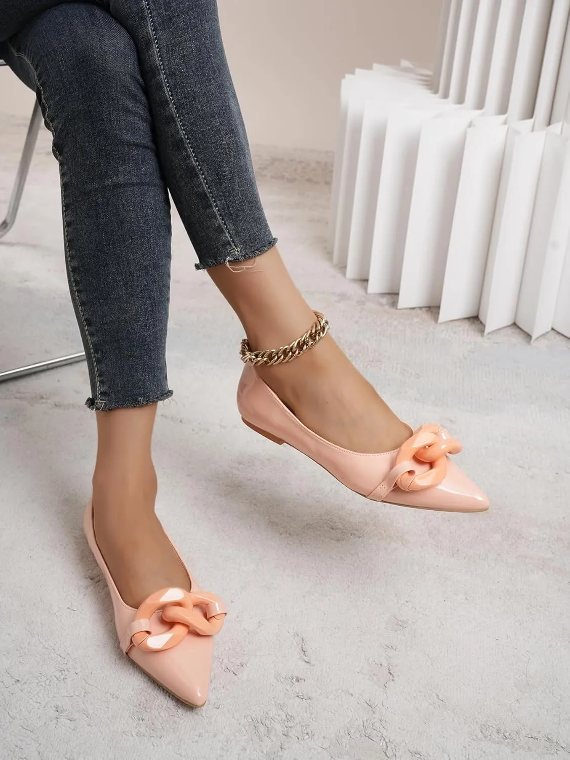 Women Patent Leather Pointed Toe Ballet Flats with Chain Embellishment Daily Shoes