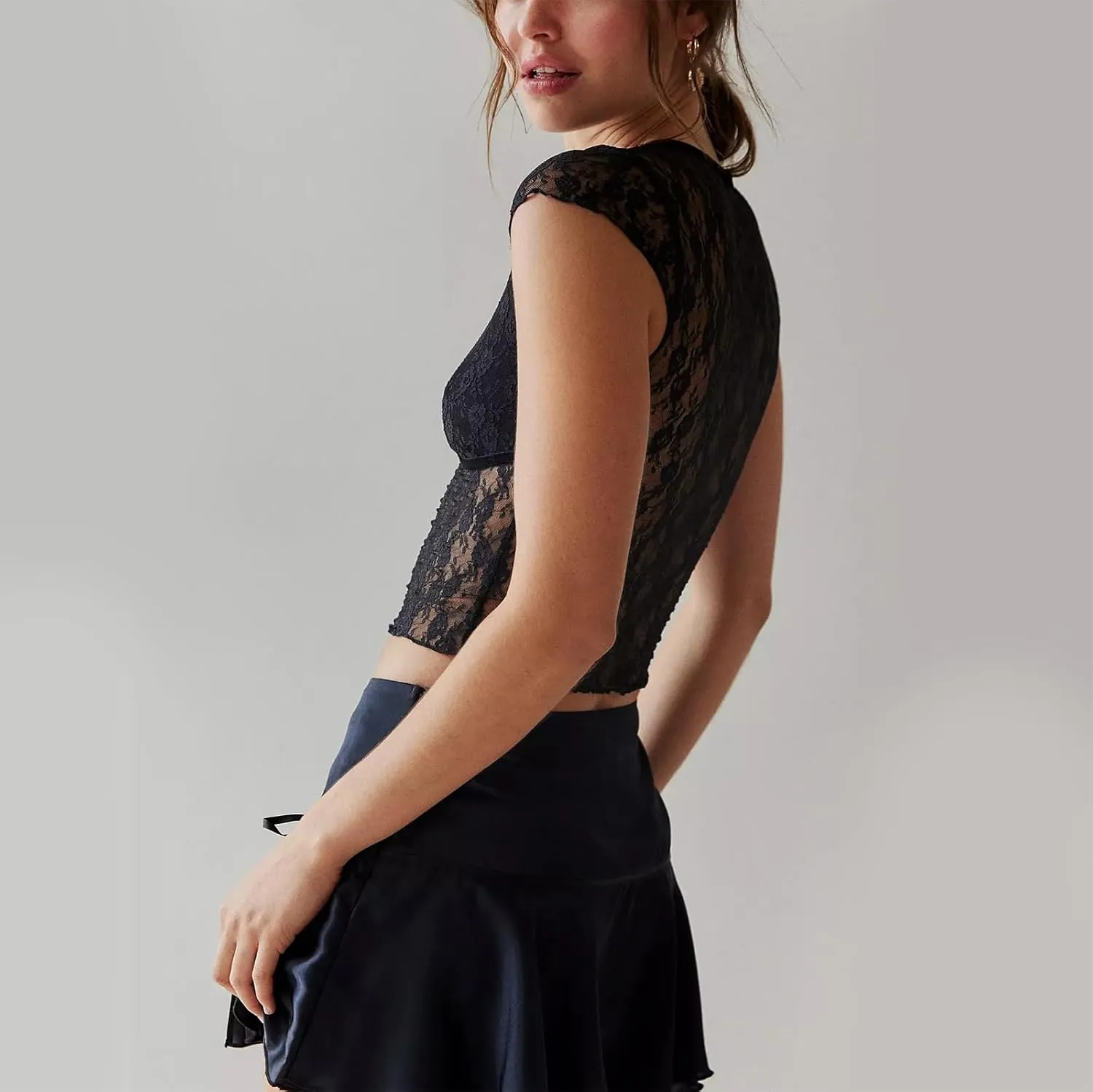 Women Short Sleeve Floral Lace Crop Top Y2k Sheer Mesh See Through T Shirts Fitted Going Out Tees Streetwear