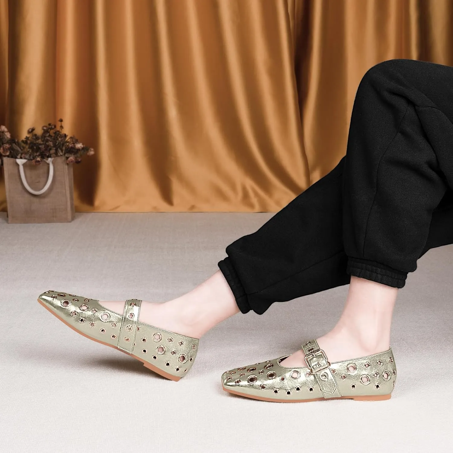 Women's Ballet Flats Studded Metal Eyelet Buckle Perforated Mary Jane Shoes